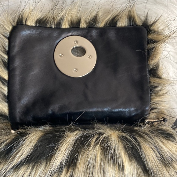 Marc by Marc Jacobs grey multi faux fur small purse. New with dust bag - Picture 7 of 11
